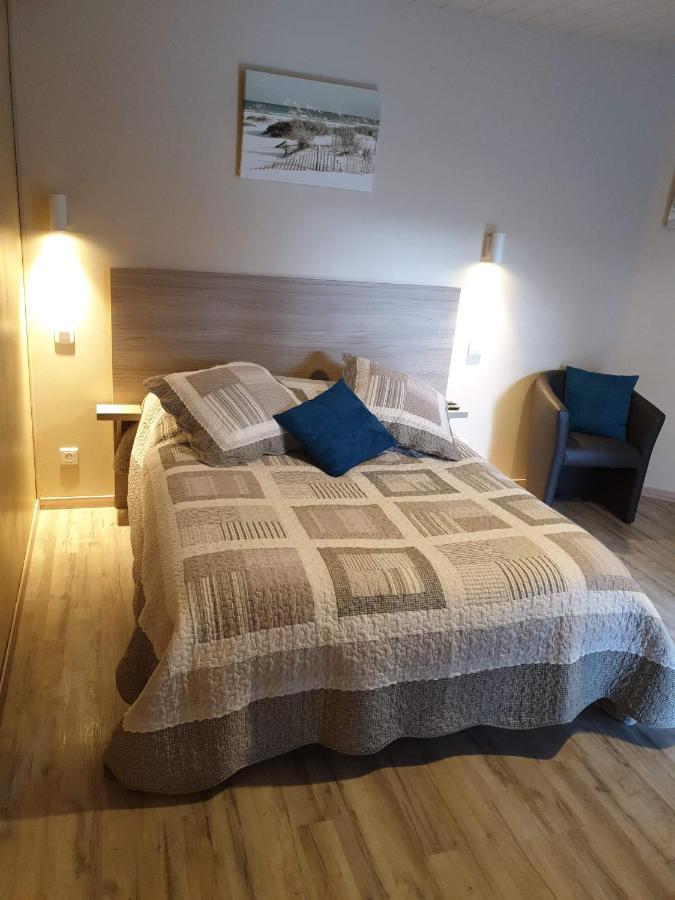 Bed and Breakfast Au Petit Bonheur Saint-Martin-du-Frene Exterior foto
